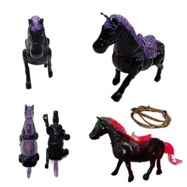Imagem de cavalinho a pilha  que anda e acende com som. - Romã Atacado, Preto