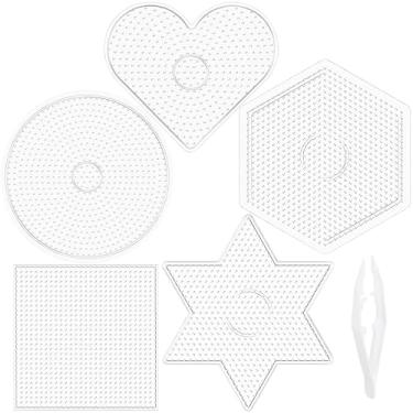 Imagem de Darice Fuse Beads Pegboards 5 peças - 5 mm Melty Beads Peg Board, Kit de Placas de Plástico Transparente para Crianças e Adultos - Quadrado de 7,6 cm, Círculo, Coração, Estrela, Hexágono