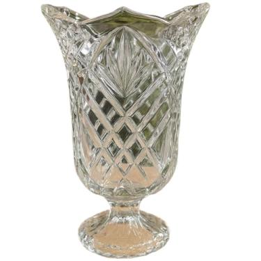 Imagem de Vaso de Vidro Luxo com Base Trabalhada e Design Canelado – Ideal para Arranjos Florais e Decoração Sofisticada(LAVANDER)