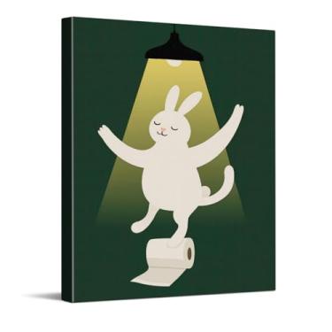 Imagem de CYFDYVT Arte de parede engraçada de coelho de banheiro, humor dança coelho em papel higiênico, pôster de banheiro verde peculiar, pintura em tela de animal fofo arte de parede para banheiro, 20 x 25