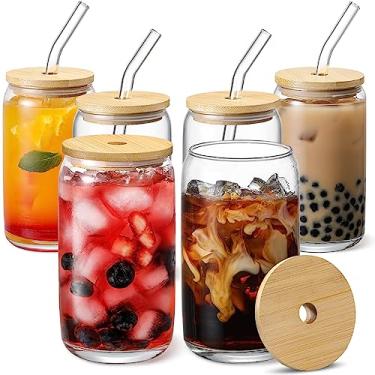 Imagem de [Conjunto de 6 peças] Copos de vidro com tampas de bambu e canudo de vidro - em forma de lata de cerveja, copos de café gelado de 473 ml, copo fofo para smoothie, chá de boba, uísque, água - 2 escovas