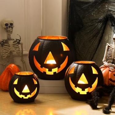 Imagem de Kittmip Conjunto de 3 lanternas de metal de Halloween com velas de LED e pano preto assustador, conjunto de 3 lanternas de Halloween outono ou dentro enfeites de mesa para decoração de festa de