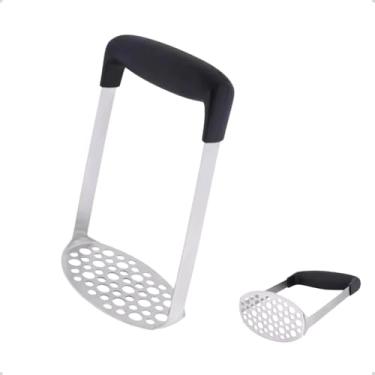 Imagem de Amassador de Batatas em Aço Inoxidável com Cabo Ergonômico Preto, Base Perfurada para Purê