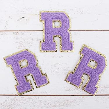Imagem de Pacote com 3 adesivos de Chenille Iron On Glitter Varsity Letter 5 cm de altura "R" - Tecido de chenille lavanda com acabamento em glitter dourado - Costurar ou passar a ferro - 5 cm LAV R