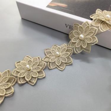 Imagem de YIYUQIN 2 jardas 3D pérola flor renda acabamento fita bordado acabamento renda flor aplique para vestido de casamento enfeite DIY vestido decoração, vestidos, decoração de casa (ouro)