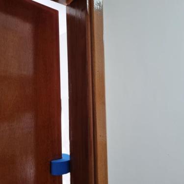 Imagem de Kit 4 Protetores De Porta Previne Pancada Salva Dedos Criança Feito EV