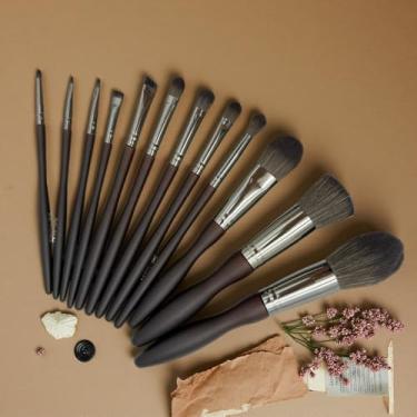 Imagem de Conjunto de pincéis de maquiagem profissional de 12 peças | Cerdas macias para pó, blush, base, sombra, corretivo e sobrancelhas, kit completo de pincéis cosméticos 15