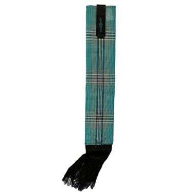 Imagem de Capa traseira Kensington Signature Textilene — O acabamento com franjas oferece alcance adicional e atua como um mata-moscas, o prendedor é facilmente inserido através da trança — tira de gancho e