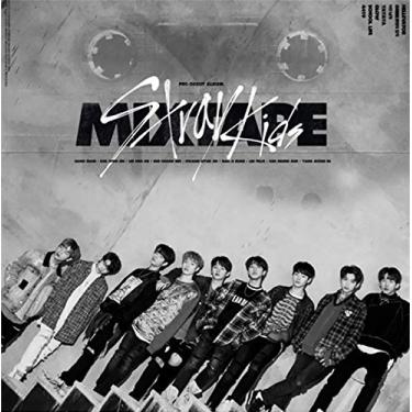 Imagem de STRAY KIDS Mixtape Pre Debut Album CD+Photobook+Photocards+(Extra 4 Photocards + 1 Double-Sided Photocard)
