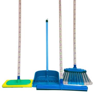 Imagem de Vassoura Multiuso, Rodo de 40cm de Borracha, Pá de Lixo e Lava Limpa Azulejo são todos os itens com Cabo