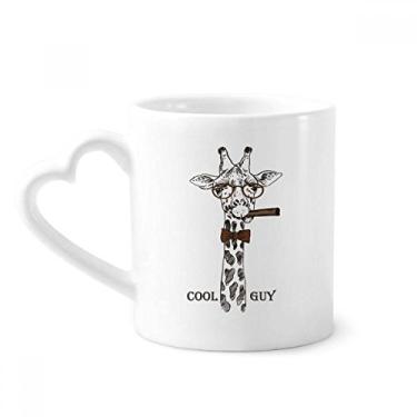 Imagem de Caneca de café de cerâmica com desenho de girafa marrom com coração de vidro