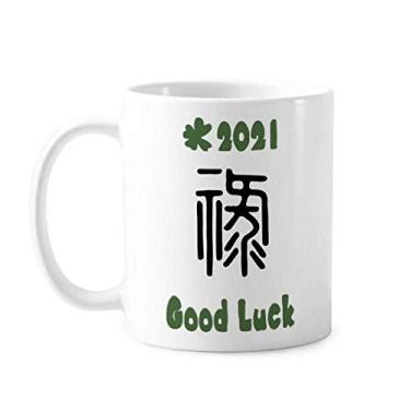 Imagem de Caneca de cerâmica e café de porcelana com pintura original de boa sorte 2021 com fonte retrô
