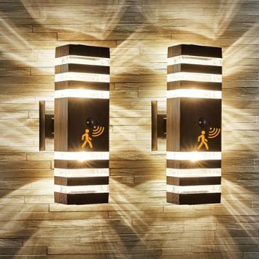 Imagem de Pacote com 2 luminárias de parede externas com sensor de movimento para cima e para baixo, luzes de varanda modernas do crepúsculo ao amanhecer, suporte de parede, lanterna externa para casa, porta da
