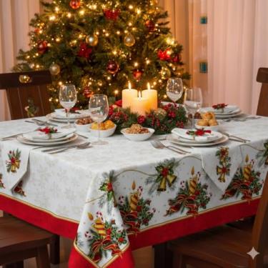 Imagem de Toalha de Mesa Natalina Teka, Quadrado, Algodão e Poliéster, 140x140 cm, 4 Lugares, Estampas de Natal (Guirlanda)