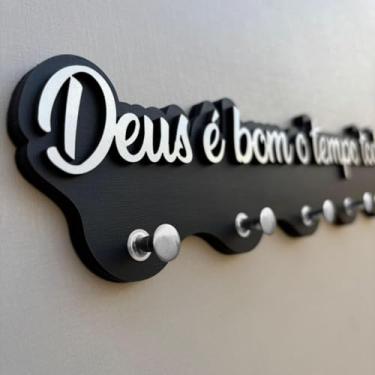 Imagem de Porta Chaves em MDF 6mm – Frase “Deus é Bom o Tempo Todo” – 5 Ganchos Metálicos – Fixação com Fita Dupla Face – Decoração e Organização para Casa (Prata)
