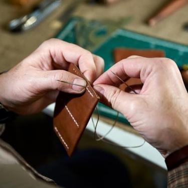 Imagem de 3 rolos de linha encerada com 7 peças de agulhas de costura à mão, kit de linha e agulhas para estofamento doméstico, sacos de lona, reparo e costura de sofá (preto)