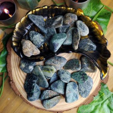 Imagem de Pedra malaquita 2 a 4 cm - equilíbrio e saúde - cristal natural - CASA