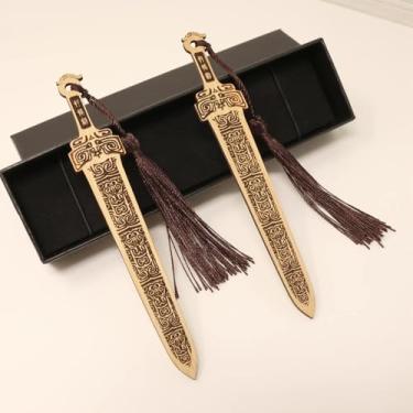 Imagem de 2 marcadores criativos de estilo vintage, marcador de livro de bambu em forma de espada com lindas borlas para escritório, escola, casa, biblioteca e livraria - com uma caixa de presente