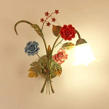 Imagem de Arandelas rústicas de estilo campestre com cúpula de vidro floral, luminárias de cabeceira em cerâmica com rosas vermelhas para quarto, sala de estar, corredor e varanda.