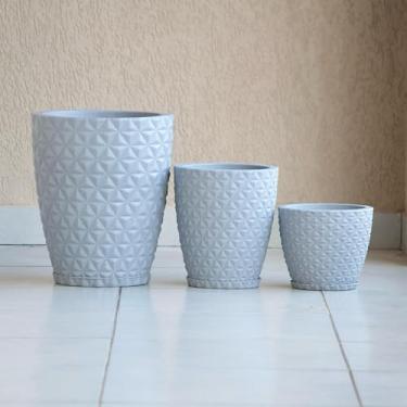 Imagem de Kit Jogo 3 Vasos de Plantas e Flores Coluna Bojo Dimantes com Prato Sala Jardim Casa (Cinza)