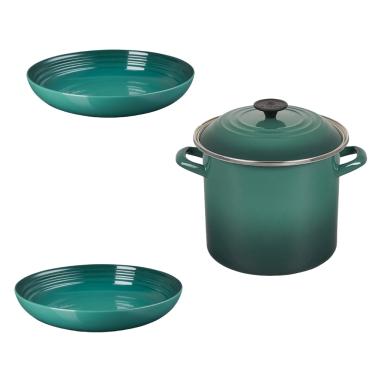 Imagem de KIT LE CREUSET STOCKPOT EM AÇO INOX ESMALTADO 22CM 7,6L E 2 PRATOS FUNDOS 22CM EM CERÂMICA - Verde Artichaut