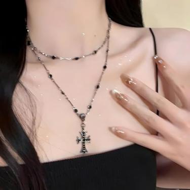 Imagem de Colar gótico com pingente de cruz de cristal preto de camada dupla, corrente de clavícula delicada para mulheres, joias religiosas, minimalistas, acessórios de moda para uso diário