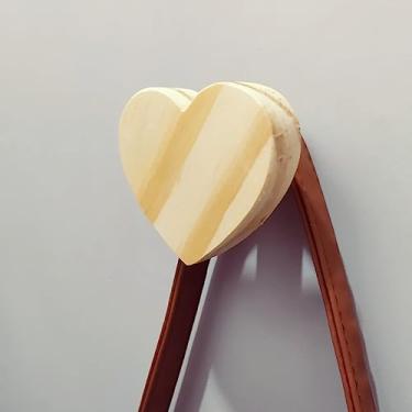 Imagem de Gancho pendurador de parede coração