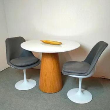 Imagem de Mesa De Jantar Cone 90 Cm Base Madeira Freijó Tampo Laca + Vidro Branco