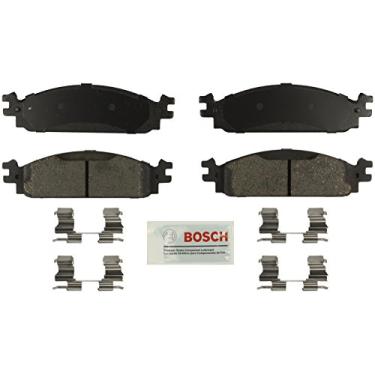 Imagem de Bosch BE1376H Conjunto de pastilhas de freio de disco azul com ferragens para Ford Explorer selecionado, Flex, Taurus e Lincoln MXS, MXT - dianteiro