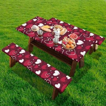 Imagem de Hudotybom Capa de mesa de piquenique com capas de banco com estampa de coração, toalha de mesa de dia dos namorados, capas de mesa de acampamento para mesas de 1,8 m, 3 peças, capas de banco de mesa