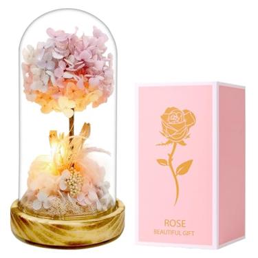 Imagem de Arranjo de flores rosa rosa preservadas com hortênsia em base dourada, centro de mesa floral mista