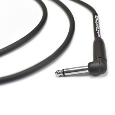 Imagem de Cabo para Guitarra Ninja l Cable 0,20MM P10-P10 90° 20FT 6,10M para Instrumentos Musicais com Liga de Cobre OFHC Preto