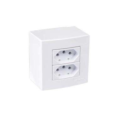Imagem de Caixa de Sobrepor 75x75 com Tomada Dupla MarGirius Sleek 2P+T 10A Branca