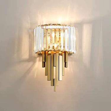Imagem de Luminária de parede de metal com arandela de cristal pós-moderna com acabamento dourado, luminária de parede geométrica para sala de estar, luminárias de parede luxuosas E14 para cabeceira d