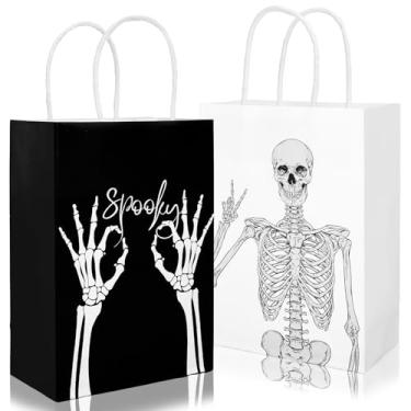 Imagem de JarThenaAMCS 24 peças de sacos de presente de papel de caveira de Halloween com alças preto e branco esqueleto lembrancinha de festa 2 designs sacos de guloseimas doces para suprimentos de festa, 20 x