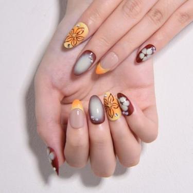 Imagem de Pregos de pressão de flores 3D de amêndoa média com design, unha vermelha + cola brilhante dourada com ponta francesa para mulheres com kit, bastão de gel macio reutilizável em unhas falsas com