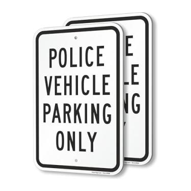 Imagem de SmartSign Placa de estacionamento de veículo policial (pacote com 2), 45,7 x 30,5 cm, composto de alumínio (ACM), 80 mil de espessura, furos pré-perfurados, branco e preto