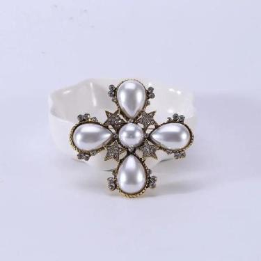 Imagem de Broche de Strass e Pérolas Barrocas Luxuoso para Vestido de Festa e Ca