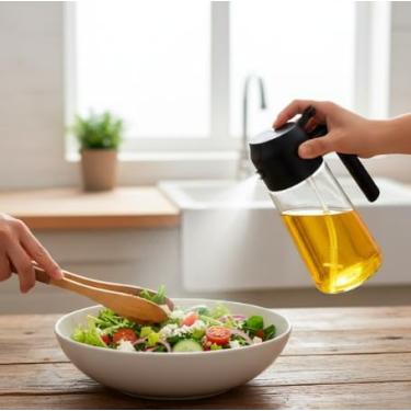 Imagem de Porta Azeite 470ml c/Spray de Pressão – Dosador 2 em 1 – Névoa Fina para Controle de Óleo em Saladas e Grelhados – Utensílio Essencial para Cozinha Saudável
