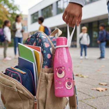 Imagem de Garrafa Infantil Abre Fácil Lotso 530ml Plasútil – Squeeze Plástico Leve