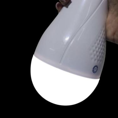 Imagem de Lampada De Emergencia Inteligente Recarregavel Led E27 Queda De Energia Pesca Trilha Portatil Camping Potente Multiuso