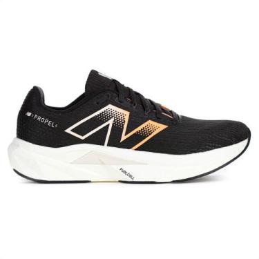 Imagem de Tênis New Balance FuelCell Propel V5 Preto e Laranja - Masculino, 41, 