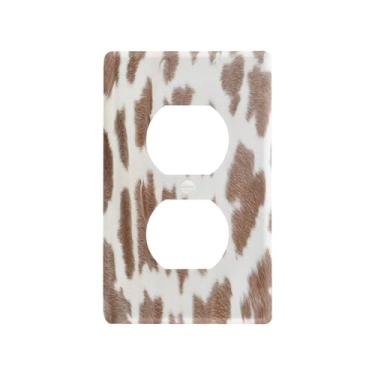 Imagem de Blueangle Placa de parede com estampa de vaca branca e marrom, tamanho padrão, placas de cobertura de tomada elétrica de 1 gangue para decoração de quarto de escritório em casa, 4,53 x 2,76 polegadas