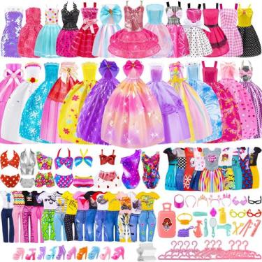 Imagem de Kit com 110 Roupas e Acessórios para Bonecas TQRAZ - Presente Ideal pa