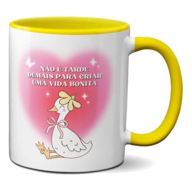 Imagem de Caneca Patinho Motivacional Não É Tarde Para Uma Vida Bonita (Amarela)