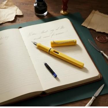 Imagem de Caneta tinteiro modelo safari ponta fina com cartucho de tinta azul, compatível com lamy (Amarelo)