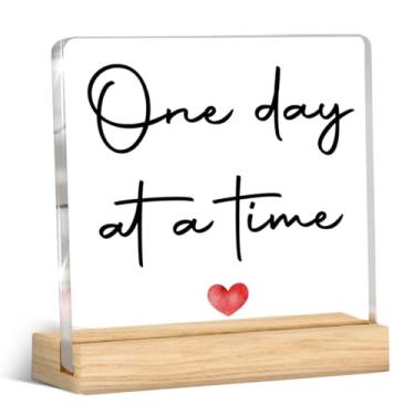 Imagem de Presentes inspiradores de cuidados com o câncer para mulheres e homens, presentes motivacionais One Day at a Time, placa de mesa de acrílico para decoração