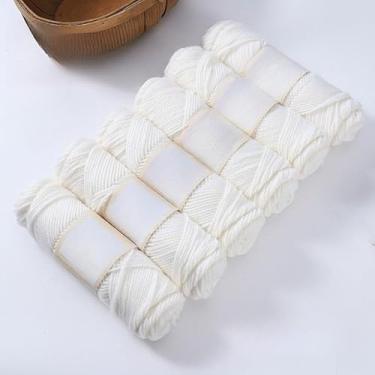 Imagem de Bolas de fio de lã de mistura média - fio de tricô macio à mão para cachecóis, suéteres e projetos de malha, durável e quente (branco)