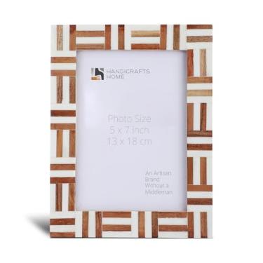 Imagem de Handicrafts Home Moldura para foto 12 x 17 cm – Design de grade de marquet em resina marrom e branca embutida, moldura de destaque feita à mão para cornija, estante de livros ou exibição de console