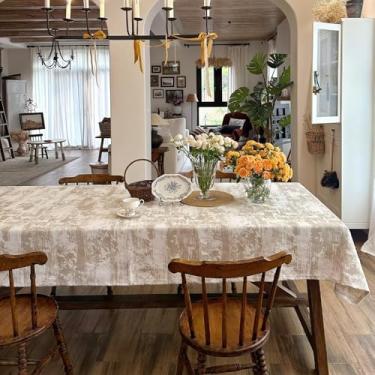 Imagem de ZIWUROAD Toalha de mesa retangular francesa 154 x 213 cm, toalha de mesa à prova d'água jacquard bege à prova d'água, tecido decorativo de algodão de poliéster para jantar, festa, casamento, cozinha